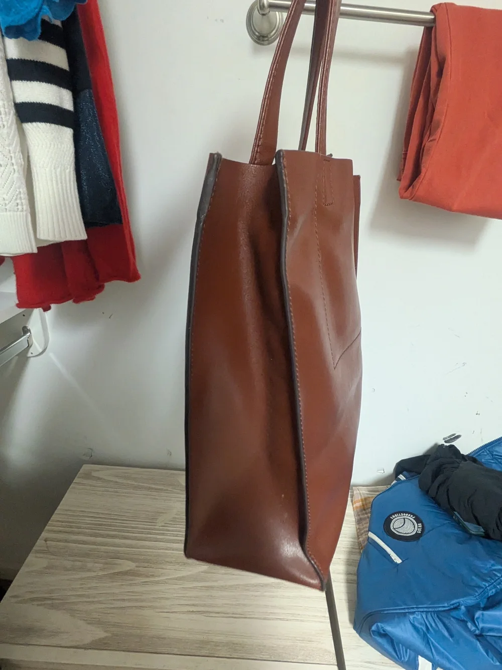 Banana Republic Classic Brown Leather Tote Bag - Picture 5 of 8